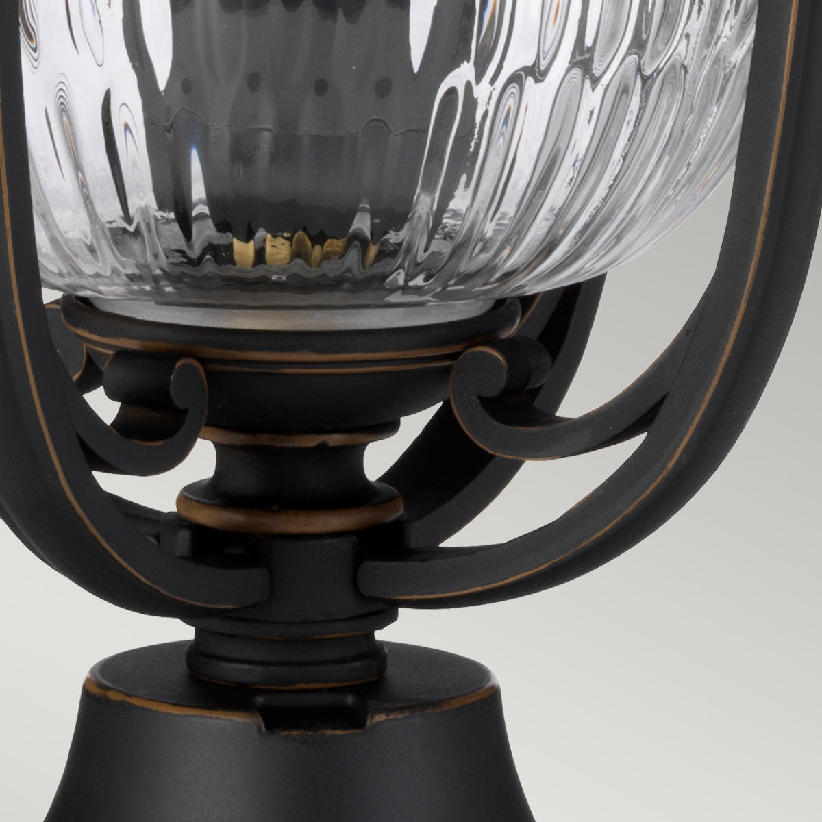 Luverne Bronz Kültéri Pedestal Lámpa