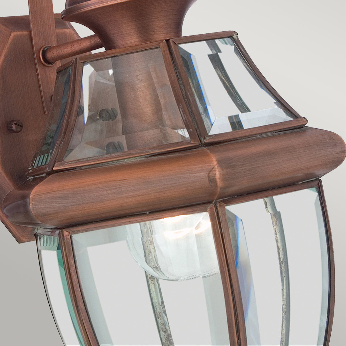 Newbury Kültéri Vörös Sárgaréz Fali Lantern Lámpa